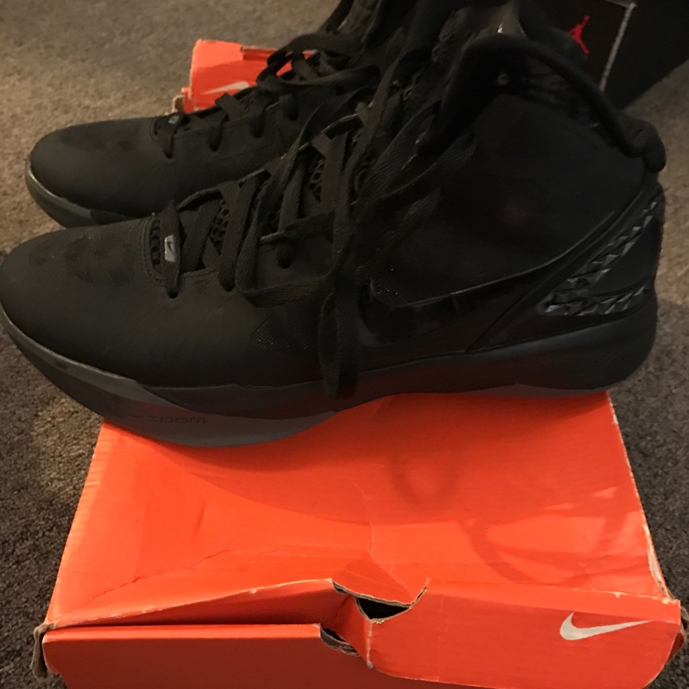 Nike - Picture 3 of 4